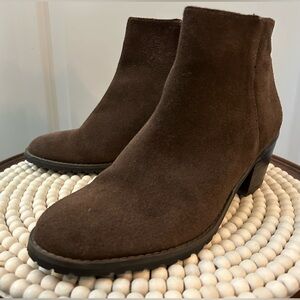 Lands End Chocolate Brown Suede Ankle Boots•Size 7.5B